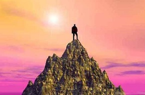 Тэрээр бүтэн сайн өдрийн цуглаан дээр, итгэгчиддээ хандан, библүүдийг 10 доллараар борлуулж сүмдээ тусалж, сайн дураараа гар бие оролцож, хувь нэмэр оруулахыг хүсчээ. Энэ үед 3 залуу хүмүүс гар өргөцгөөж, сайн дураар библи борлуулж туслах хүслээ илэрхийлэв. Эдгээр залуусыг Питер, Пол, Луи гэдэг ажээ. Питер, Поль хоёр худалдаа наймаа эрхэлдэг, харин Луи фермер, тэрээр өөрийнхөө хэл муутай, ээрүүгээсээ ичиж хүн амьтнаас дөлсөн зантай залуу байв. Ламтан эхний хоёр залуугийн тус дэмд эргэлзсэнгүй, харин Луиг библи зарж чадна гэдэгт эргэлзсэн боловч, боломж өгөхөөр шийдэж түүнд мөн номоо өгчээ. Тэд  дараагийн бүтэн сайн өдөр ирж борлуулсан номын тооцоо хийхээр болж номоо ачин явав. Бүтэн сайн өдөр болж 3 залуу ламтан дээр орж ирцгээв. Питер ихэд бахархалтайгаар дугтуйтай мөнгөө өгч, -“би, сүмдээ 20 библи борлуулж 200 доллар хийлээ” гээд өгөхөд, ламтан –“ сайн байна, Питер, чи үнэхээр сайн худалдаачин юм, сүм чиний өмнө сэтгэлийн өртэй” гээд гарыг нь чангаар атган талархав.  Үүнийг харсан Пол бүр баяртайгаар, цээжээ түхэлзүүлэн, -“ламтан! Би аргагүй мэргэжлийн худалдаачин учираас арга туршлага минь үнэхээр хэрэг болж, би сүмийн нэрийн өмнөөс, 28 библи зарлаа” гээд дугтуйтай мөнгөө өгөхөд, ламтан баяртайгаар, -“гайхалтай! Пол, чи үнэхээр мэргэжлийн худалдаачин юм, чиний өмнө сүм сэтгэлийн өртэй боллоо” гээд талархав. Тэд, Луигийн ээлж ирэхэд, өрөвдөнгүй харж байлаа. Ламтан болгоомжтойгоор, -“за, Луи чи, библээсээ зарж чадав уу?” гэхэд, Луи дуугүй, дугтуйгаа гардуулав. Ламтан дугтуйтай мөнгийг тоолсноо, -“Луи! энд, 3200 доллар байна. Чи яаж? Долоо хоногт 320 библи зарж чадав?”гэж дуу алдав. Луи зүгээр л толгой дохин зогсох бөгөөд гайхсан Питер Пол хоёр, -“энэ чинь боломжгүй, бид мэргэжлийн хүмүүс, тэгэхэд, чи бид хоёроос 10 дахин илүү зарж чадлаа гэж үү?”гэцгээн шагширалдав. Ламтан, -“ Луи чи, яаж ингэж зарснаа бидэнд тайлбарлаач”гэхэд, Луи мөрөө хавчсанаа, -“б-б-би, ү- ү-үнэхээр м-м-мэдэхгүй б-б-байна аа”гэн ээрэв. Питер, -“ үгүй, Луи, чи ядахдаа, хаалга тогшоод хүмүүс хаалгаа онгойлгоход нь юу гэж хэлдэг байснаа хэлээч!” гэж бачимдав. Хөөрхий Луи: -“б-б-б-би, т-т-тэдэнд, э-э-э-энэ б-б-би-библийг –а-а-аа-арван д-д-доллараар а-а-аавахыг х-х-хүсч б-б-байна уу? Э-э-э-эсвэл б-б-би т-т-танд, э-э-энд з-з-ззогсоод у-у-уншиж ө-ө-өгхийг х-х-хүсч б-б-байна уу, г-г-гэж х-х-хэлж я-я-явсан” гэжээ.