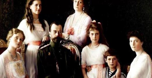 Оросын хаант улсын мөхөл.
1917 онд болсон хааны гэр бүлийн аллага, хаант засгийн мөхлийг олон жилийн өмнө хамба лам Серафим Саровский зөгнөн хэлж байжээ. Мөн Г.Распутины уг үйл явдал болохоос өмнөх тэмдэглэлд дурдагдсан байдаг нь сонин.
