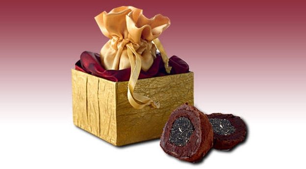 Хамгийн үнэтэй шоколад
АНУ-н Knipschildt Chocolatier фирмийн шоколад. 453 грамм буюу нэг фунт нь 2600 доллар.