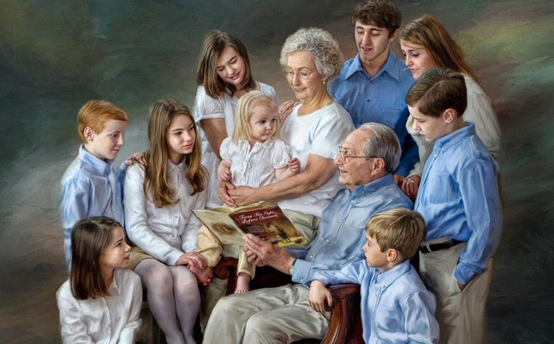 Нэг эмэгтэй гэрээсээ гараад, хашааны өмнө зогсох урт цагаан сахалтай 3 өвгөнийг харав. Тэр хэдийгээр танихгүй боловч, тэдэнд: –“та нар ундаасаж яваа биз. Манайд орж цайлаа ч” гэж урив. Тэд, -“нөхөр чинь байгаа юу?” гэхэд, эмэгтэй, -“ байхгүй” гэжээ. Өвгөчүүл, -“тэгвэл, бид орж болохгүй” гээд орсонгүй. Орой нөхөр нь ирэхэд, эмэгтэй, энэ тухай ярив. Нөхөр нь, -“тэднийг оруул, явж урь” гэлээ, эмэгтэй гарч өвгөчүүлийг урьтал, нэг өвгөн нь, -“ бид хамт орж болохгүй” гэснээ, хажуудах өвгөнийг заагаад, -“энэ өвгөнийг БАЯЛАГ гэдэг, нөгөөхийг нь АЗ, харин намайг ХАЙР гэдэг, одоо орж нөхөртэйгээ зөвлөөд хэнийг нь урихаа шийднэ үү” гэжээ. Эмэгтэй орж энэ тухай нөхөртөө хэлэв. Нөхөр нь сонсоод, -“сайхан хэрэг байна. БАЯЛАГ-ийг л оруулъя, гэр орон минь эд баялагаар дүүрэг” гэхэд, эхнэр нь –“АЗ -г урья” гэж ярилцаж байтал, охин нь –“ХАЙР-ыг урья. Гэр оронд маань хайрын хаанчлал бий болог” гэлээ. Тэр хоёр, охиныхоо хүслээр болохоор шийдэж, эмэгтэй гарч ХАЙР-ыг урив. Гэтэл, ХАЙР өвгөн босоод явтал, араас нь, хоёр өвгөн даган оров. Гайхсан эмэгтэй тэднийг, -“та нар хамт орж болохгүй гэсэн биз дээ?” гэж асуухад, өвгөчүүл: -“хэрэв та, БАЯЛАГ эсвэл АЗ-ыг урьсан бол, хоёр нь гадаа үлдэх байлаа. Харин ХАЙР-ыг урьсан учраас бид хоёр хамт орж болно. Бид, ХАЙР хааш явна, үргэлж ХАЙР-ын араас явдаг” гэжээ. ХАЙР хаана байна, тэнд үргэлж хамт БАЯЛАГ, бас АЗ  байдаг.