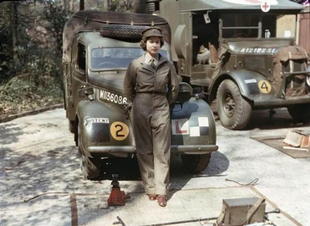 Английн ирээдүйн хатан хаан 18 настай Елизавета. 1945 он